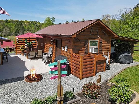 2nd image of 55 Deerfield Meadow Trl