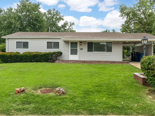 2734 Beloit Dr, Maryland Heights, MO 63043