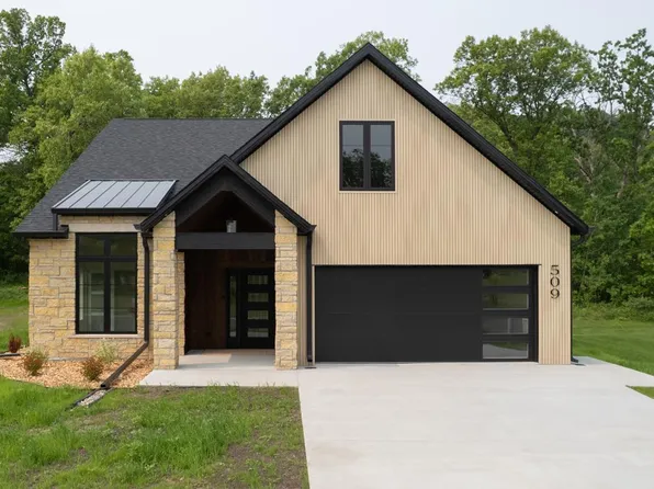 509 Cedar Dr, Lake City, MN 55041