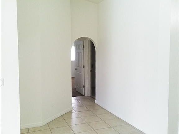 4th image of 31 Greenwood Ave