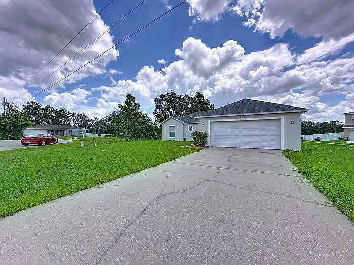 3 bed, 2.0 bath, 1211 sqft, $1,575 — Photo 3