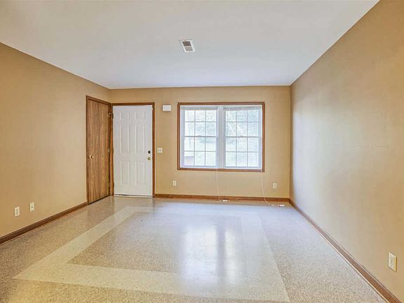 3rd image of 713 Peachers Dr APT B