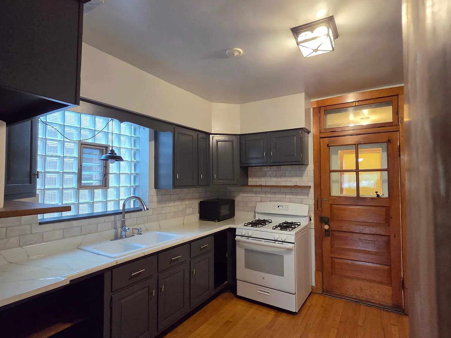 2 bed, $1,800 — Photo 4