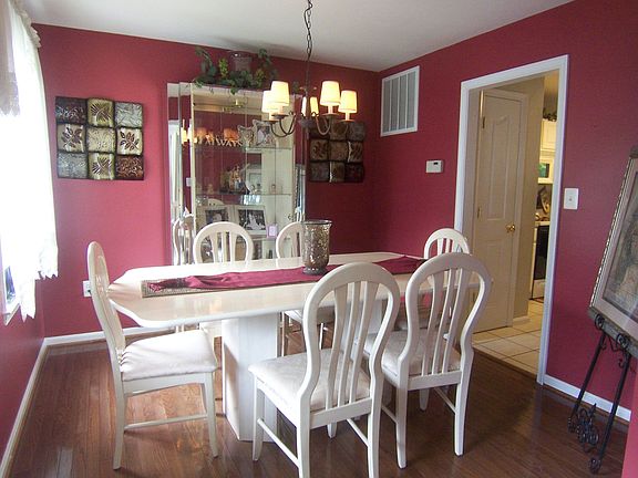 5th image of 9520 Dabney Ct