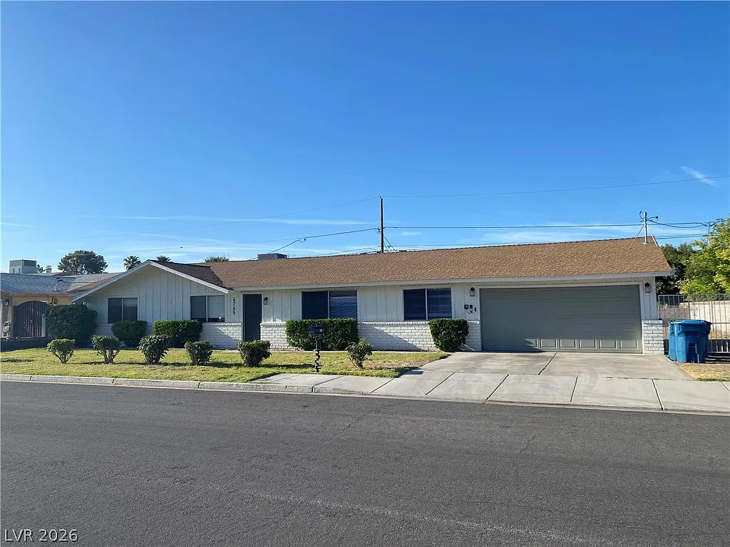 3 bed, 2.0 bath, 1502 sqft, $2,195 — Photo 2