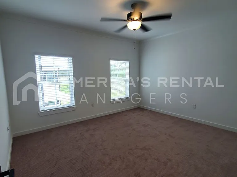 4676 Casablanca Dr — Photo 19