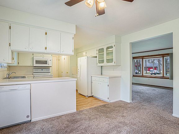 2nd image of 130 Wood Ave