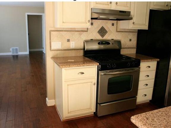 5th image of 10414 Lockwood Dr #B