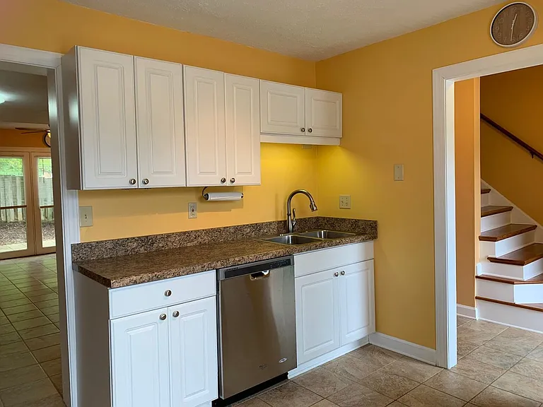 336 Loudon Rd — Photo 16