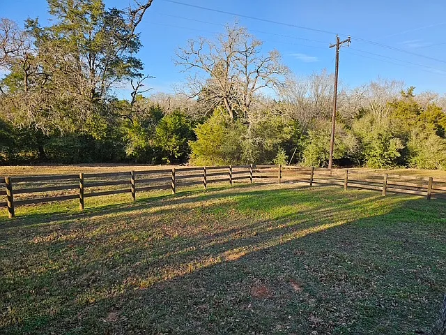7403 FM 1624 — Photo 22