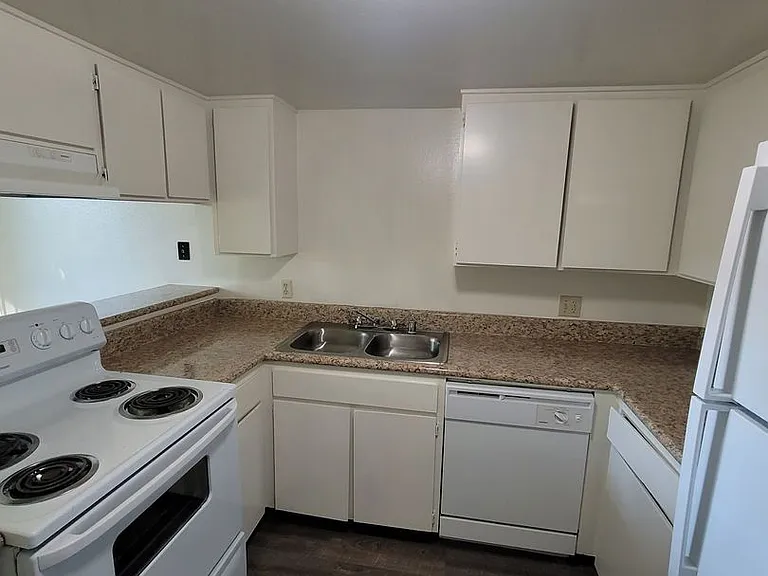 4949 N Gearhart Ave — Photo 16