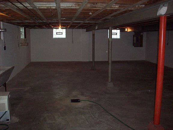 5th image of 742 Clough Pike