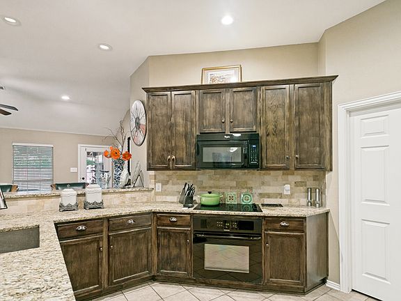 4th image of 5212 Spicewood Dr