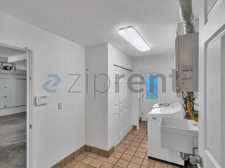 617 Hove Ct — Photo 25