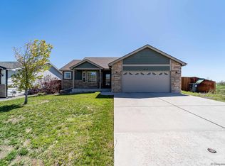 615 Desmet Dr, Cheyenne, WY 82007