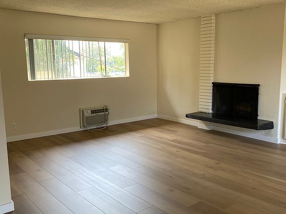 5th image of 401 E Live Oak St