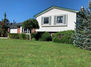 9 Lakeview Cir, Saint Thomas, ON N5P 4B3