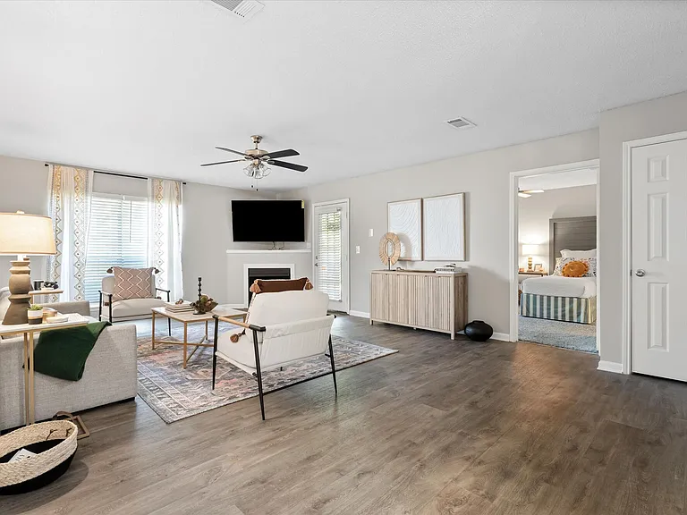 The Grove Apartments — Photo 6