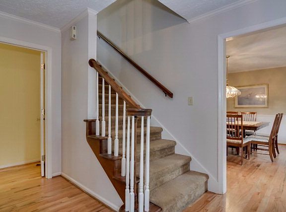 3rd image of 1720 Huckleberry Dr