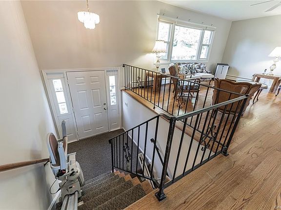 4th image of 4 Jerrys Ave