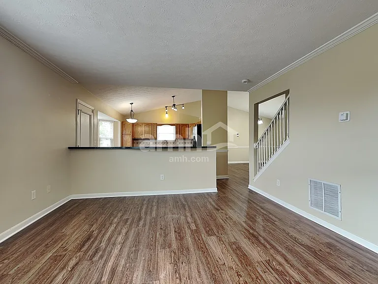 5783 Hillary St — Photo 9
