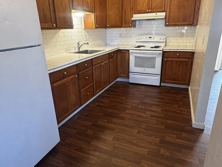 425 S 3rd Ave #A — Photo 5