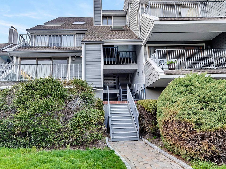 1st image of 8C Cove Ln N