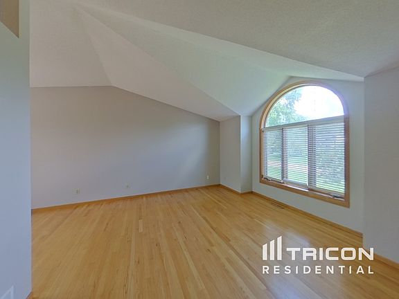 2nd image of 3216 W Park Dr