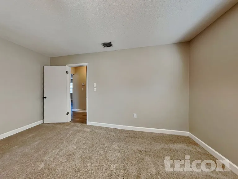 6160 Rockefeller Ave — Photo 8