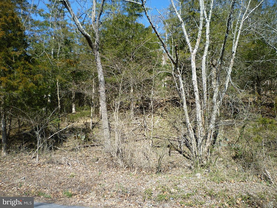 2nd image of 360 Fairway Dr