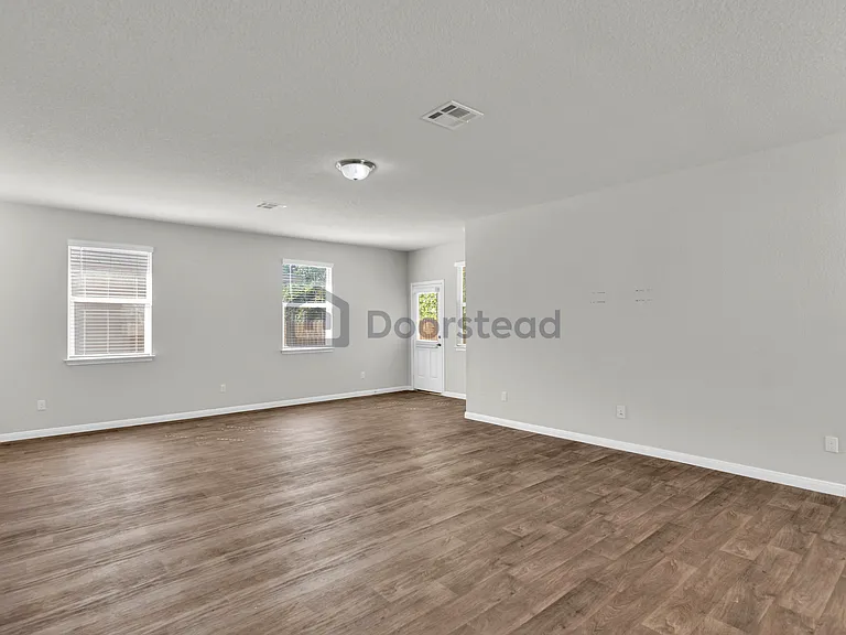 121 Naset Dr — Photo 8