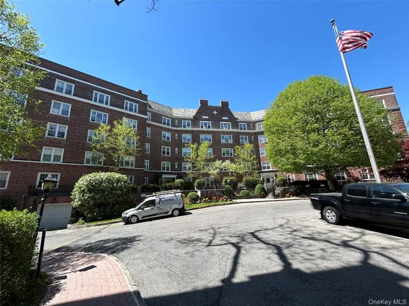 6 Midland Gardens #5A, Bronxville, NY 10708