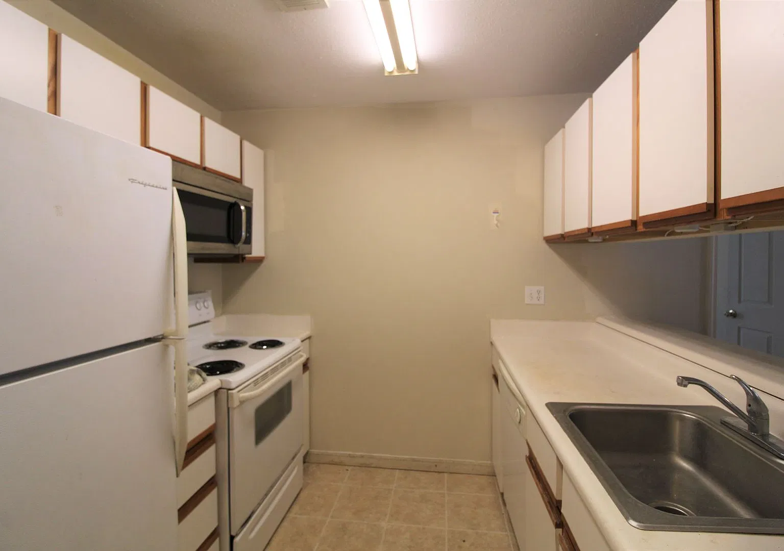 River View Condo in Star City - 4 Bedrooms - Available 06/02/2027 — Photo 3