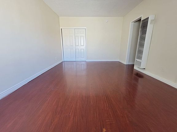 4th image of 13838 Victory Blvd APT 36