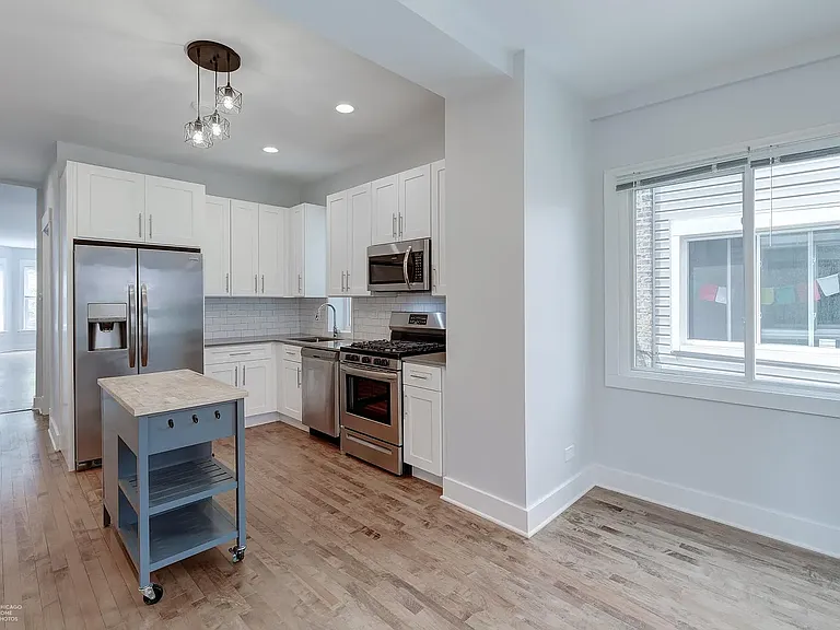 1604 W Waveland Ave #1 — Photo 9