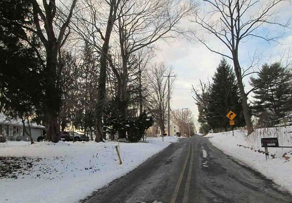 Exterior Neighborhood (street photo)
