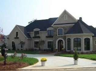 1001 Heydon Ct, Raleigh, NC 27614