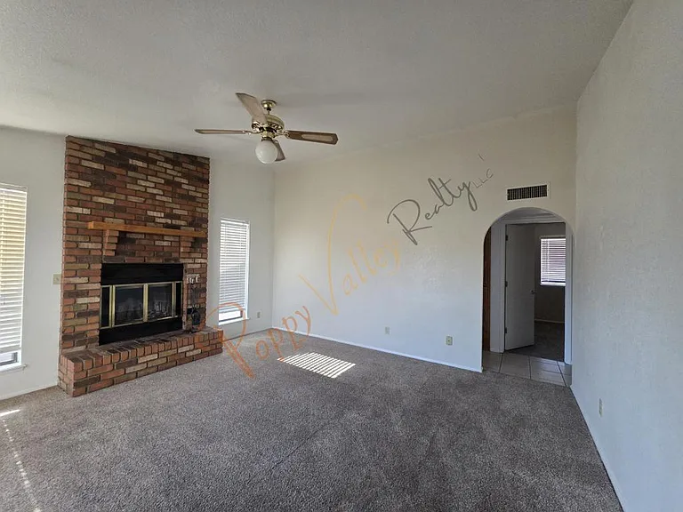 1811 Motor Ave — Photo 2