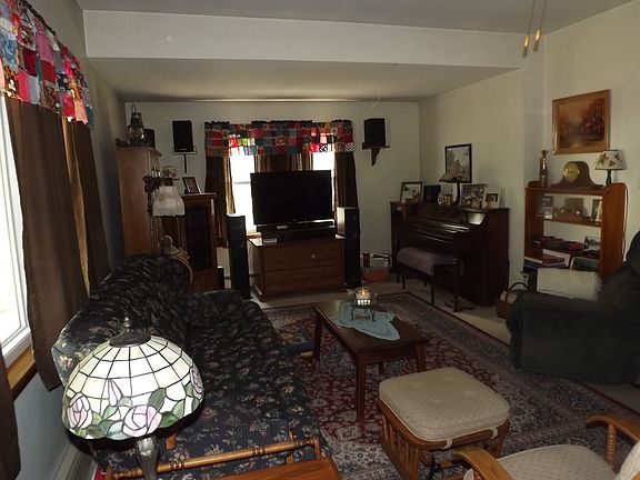 5th image of 104 N Pine St