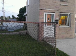 8825 W National Ave, West Allis, WI 53227