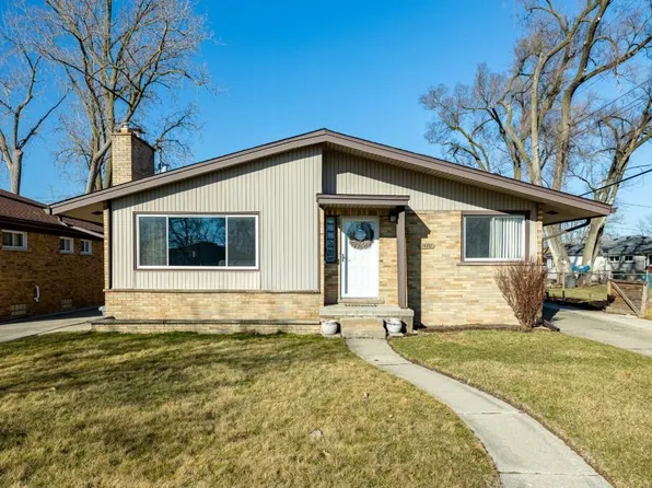 24351 Jerome St, Oak Park, MI 48237