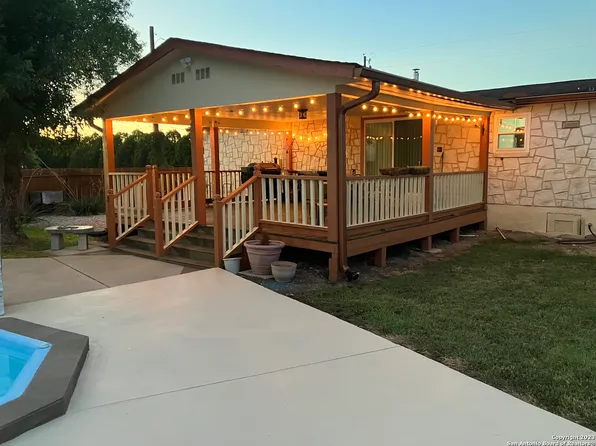764 COUNTY ROAD 4516, Castroville, TX 78009