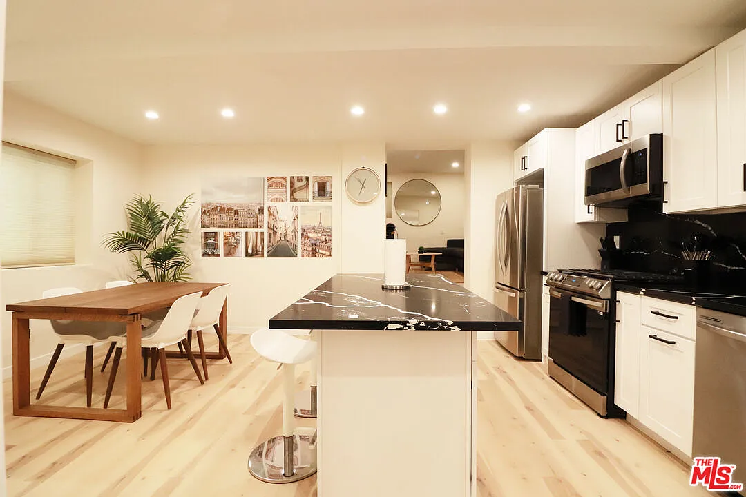 1 bed, 650 sqft, $3,250 — Photo 3