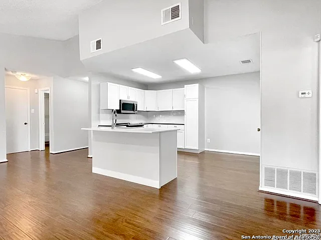 11520 Huebner Rd #108 — Photo 14