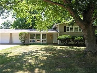 1st image of 572 Sandalwood Dr