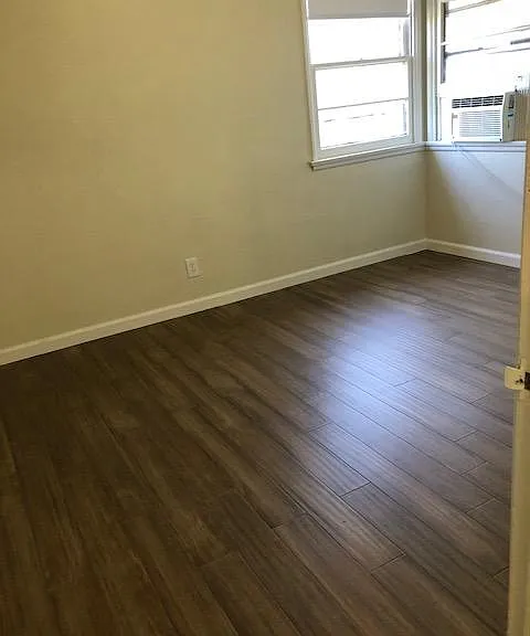 4455 University Ave — Photo 6