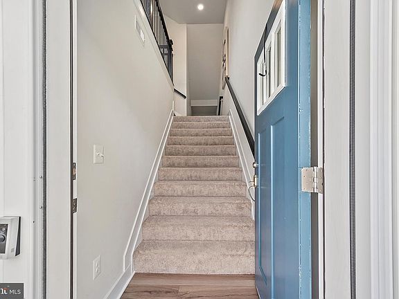 4th image of 12428 Sea Oaks Ln Unit 4