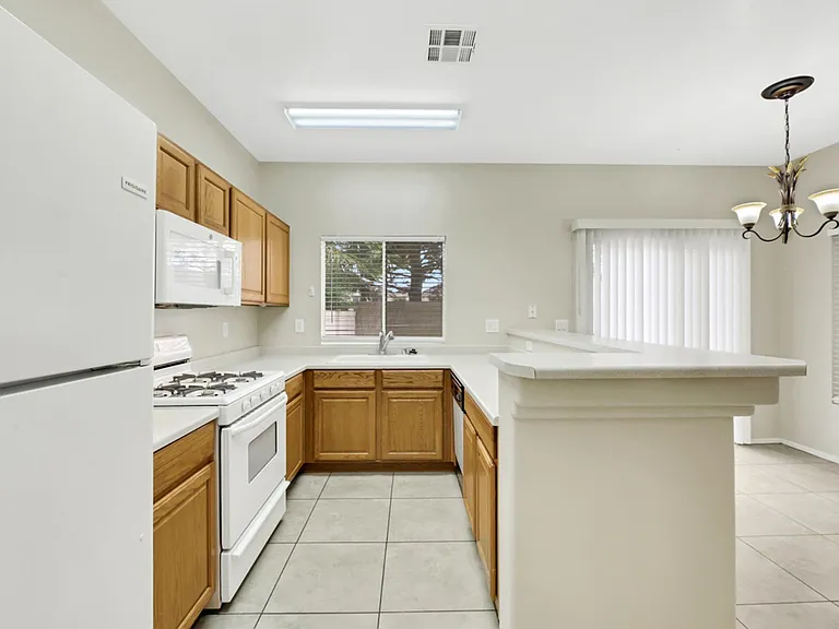 1624 Clint Canyon Dr — Photo 5