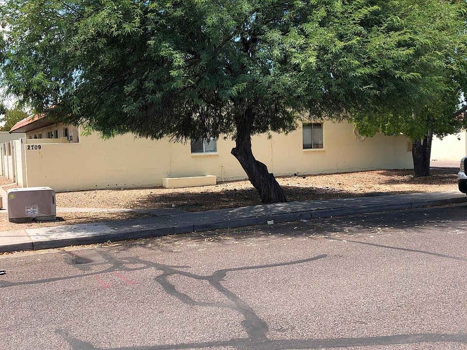 Outside view of building. Second from corner 2709 left side of building