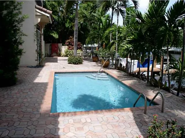 2715 NE 15th St, Fort Lauderdale, FL 33304